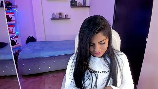 Snapshot of Catalinaa_martinez chatting on 13, 12, 2024 Catalinaa martinez online show from 13, 12, 2024