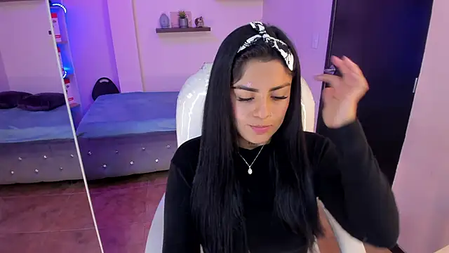 Snapshot of Catalinaa_martinez chatting on 18, 12, 2024 Catalinaa martinez online show from 18, 12, 2024