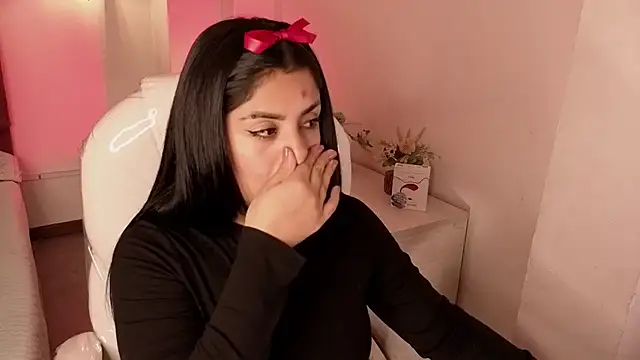 Snapshot of Catalinaa_martinez chatting on 10, 10, 2025 Catalinaa martinez online show from 10, 10, 2025