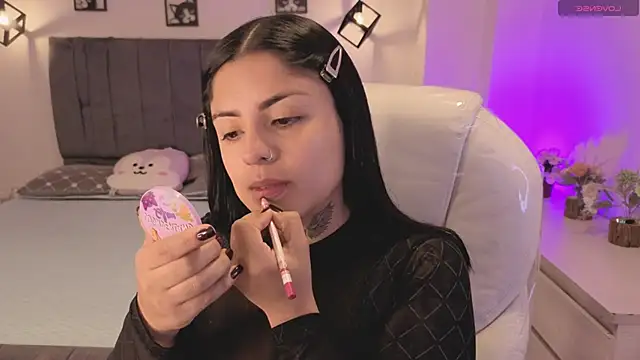 Snapshot of Catalinaa_martinez chatting on 19, 10, 2025 Catalinaa martinez online show from 19, 10, 2025