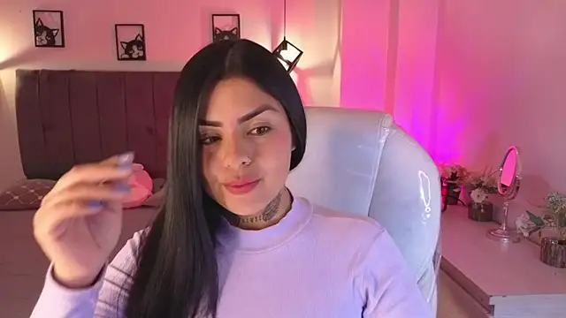 Snapshot of Catalinaa_martinez chatting on 6, 11, 2025 Catalinaa martinez online show from 6, 11, 2025