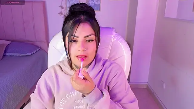 Snapshot of Catalinaa_martinez chatting on 23, 11, 2025 Catalinaa martinez online show from 23, 11, 2025