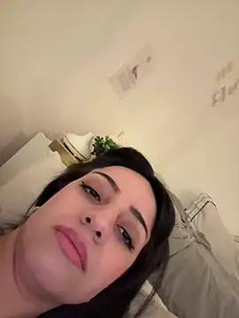 Prettylilgirll online show from 15, 5, 2026