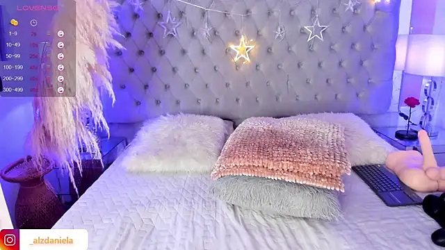 Kaitlyn Brwon online show from 11, 1, 2025