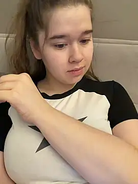 HornyGirlH online show from 18, 4, 2026