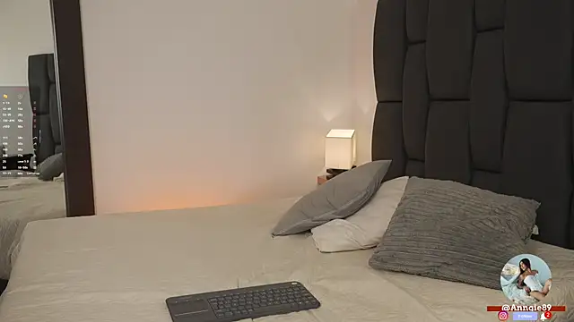 MelisaLopez  online show from 8, 11, 2025