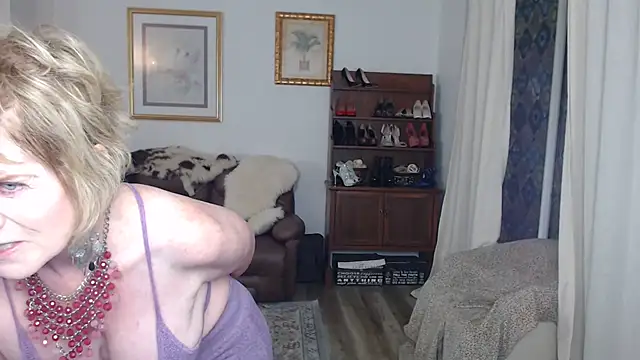 Snapshot of SindeeDix chatting on 12, 11, 2025 SindeeDix online show from 12, 11, 2025