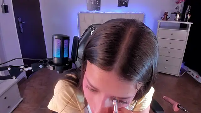 Amaia Daniells online show from 4, 2, 2025