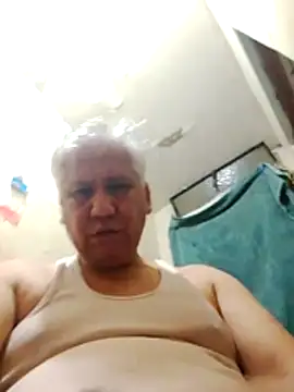 Momlover2022 online show from 9, 4, 2026