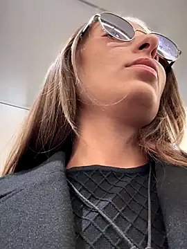 Snapshot of YOUR-KARINA chatting on 6, 12, 2024 YOUR-KARINA online show from 6, 12, 2024