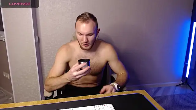 Snapshot of Toress1 chatting on 5, 1, 2025 Toress1 online show from 5, 1, 2025