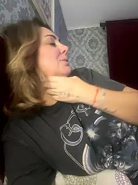 Snapshot of Emma_roqueen chatting on 5, 10, 2025 Emma roqueen online show from 5, 10, 2025