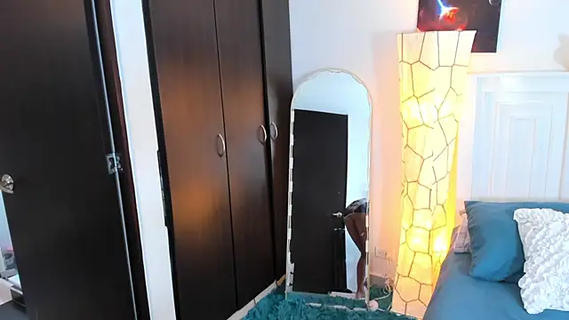 SarahCinnamon- online show from 3, 3, 2025