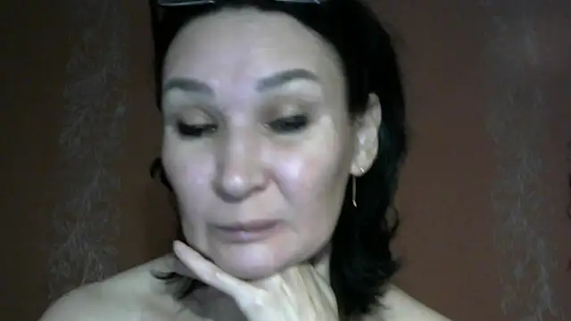 PrettyAndWild online show from 9, 11, 2025