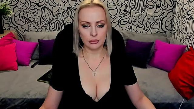 Hotdreamhere online show from 12, 12, 2024