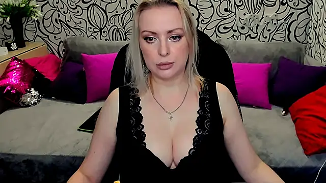 Hotdreamhere online show from 1, 2, 2025