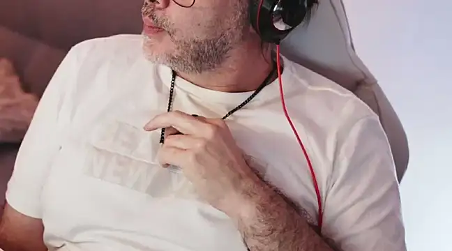 Sanders White online show from 23, 2, 2025