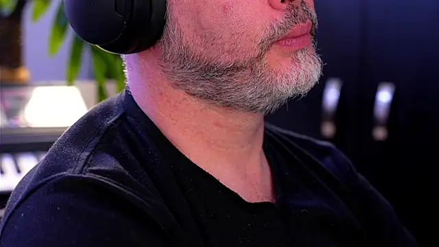 Sanders White online show from 26, 9, 2025