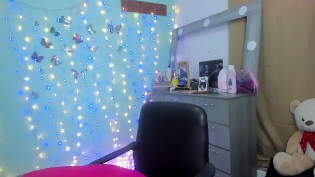 Britney taylor  online show from 22, 2, 2025