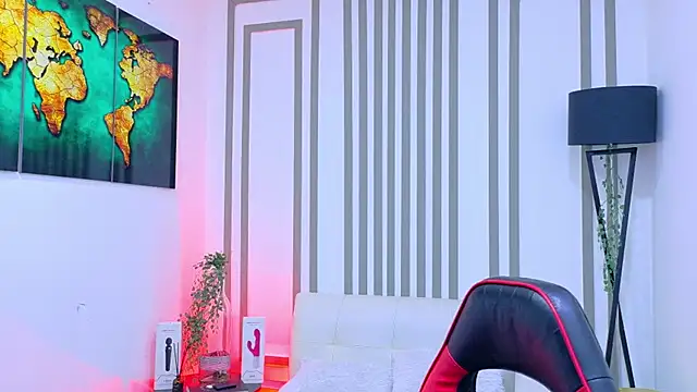 Britney taylor  online show from 24, 10, 2025