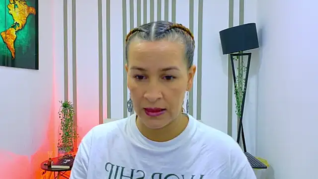 Britney taylor  online show from 20, 11, 2025