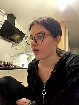 little belucci online show from 5, 1, 2026