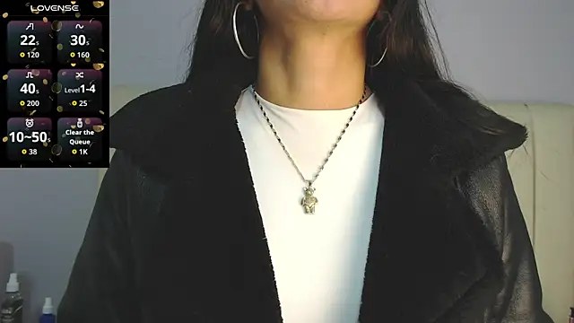 Snapshot of amy_le01 chatting on 6, 8, 2026 amy le01 online show from 6, 8, 2026