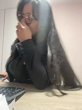 Snapshot of SWEETLILY18 chatting on 21, 12, 2024 SWEETLILY18 online show from 21, 12, 2024