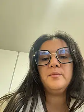 Snapshot of SWEETLILY18 chatting on 18, 1, 2025 SWEETLILY18 online show from 18, 1, 2025