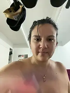 Snapshot of SWEETLILY18 chatting on 18, 1, 2025 SWEETLILY18 online show from 18, 1, 2025