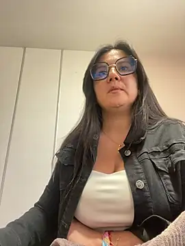 Snapshot of SWEETLILY18 chatting on 20, 1, 2025 SWEETLILY18 online show from 20, 1, 2025