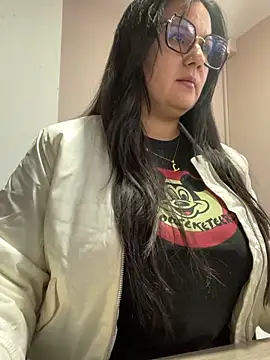 Snapshot of SWEETLILY18 chatting on 23, 1, 2025 SWEETLILY18 online show from 23, 1, 2025