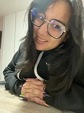 Snapshot of SWEETLILY18 chatting on 27, 1, 2025 SWEETLILY18 online show from 27, 1, 2025