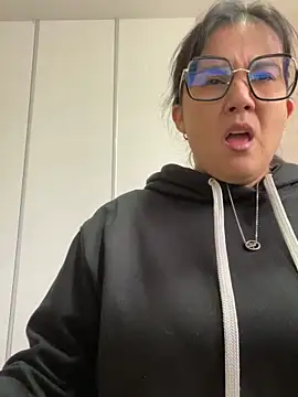 Snapshot of SWEETLILY18 chatting on 7, 2, 2025 SWEETLILY18 online show from 7, 2, 2025