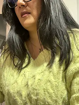 Snapshot of SWEETLILY18 chatting on 9, 2, 2025 SWEETLILY18 online show from 9, 2, 2025