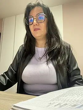 Snapshot of SWEETLILY18 chatting on 10, 2, 2025 SWEETLILY18 online show from 10, 2, 2025