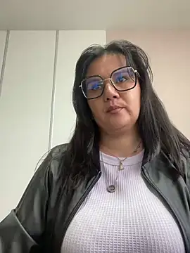 Snapshot of SWEETLILY18 chatting on 10, 2, 2025 SWEETLILY18 online show from 10, 2, 2025