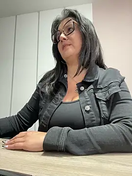 Snapshot of SWEETLILY18 chatting on 19, 2, 2025 SWEETLILY18 online show from 19, 2, 2025