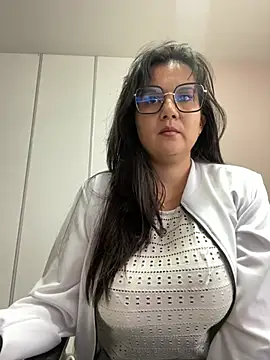 Snapshot of SWEETLILY18 chatting on 22, 2, 2025 SWEETLILY18 online show from 22, 2, 2025