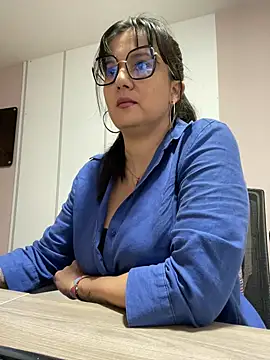 Snapshot of SWEETLILY18 chatting on 24, 2, 2025 SWEETLILY18 online show from 24, 2, 2025