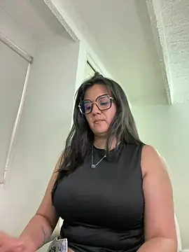 Snapshot of SWEETLILY18 chatting on 25, 2, 2025 SWEETLILY18 online show from 25, 2, 2025