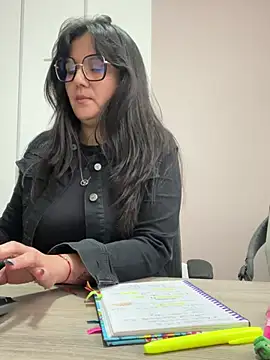 Snapshot of SWEETLILY18 chatting on 6, 3, 2025 SWEETLILY18 online show from 6, 3, 2025