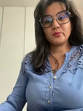 Snapshot of SWEETLILY18 chatting on 11, 3, 2025 SWEETLILY18 online show from 11, 3, 2025