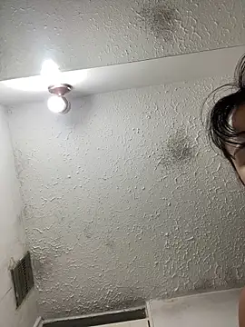 Snapshot of SWEETLILY18 chatting on 19, 3, 2025 SWEETLILY18 online show from 19, 3, 2025