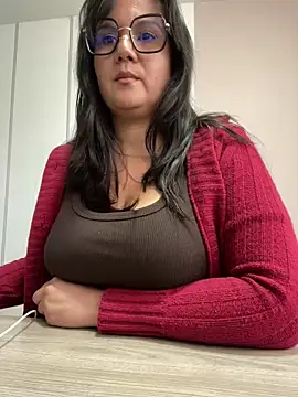 Snapshot of SWEETLILY18 chatting on 19, 3, 2025 SWEETLILY18 online show from 19, 3, 2025