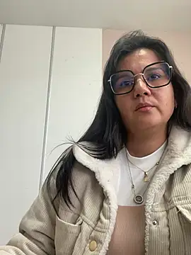 Snapshot of SWEETLILY18 chatting on 21, 3, 2025 SWEETLILY18 online show from 21, 3, 2025