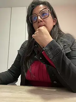 Snapshot of SWEETLILY18 chatting on 22, 3, 2025 SWEETLILY18 online show from 22, 3, 2025