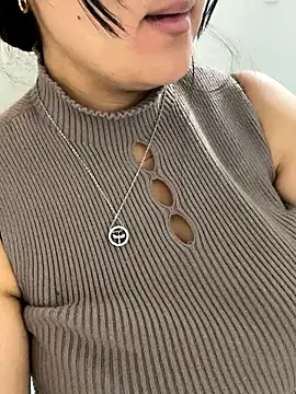 Snapshot of SWEETLILY18 chatting on 9, 9, 2025 SWEETLILY18 online show from 9, 9, 2025