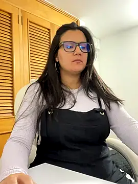 Snapshot of SWEETLILY18 chatting on 2, 10, 2025 SWEETLILY18 online show from 2, 10, 2025