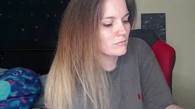 Snapshot of ToxicLilly chatting on 7, 12, 2024 ToxicLilly online show from 7, 12, 2024